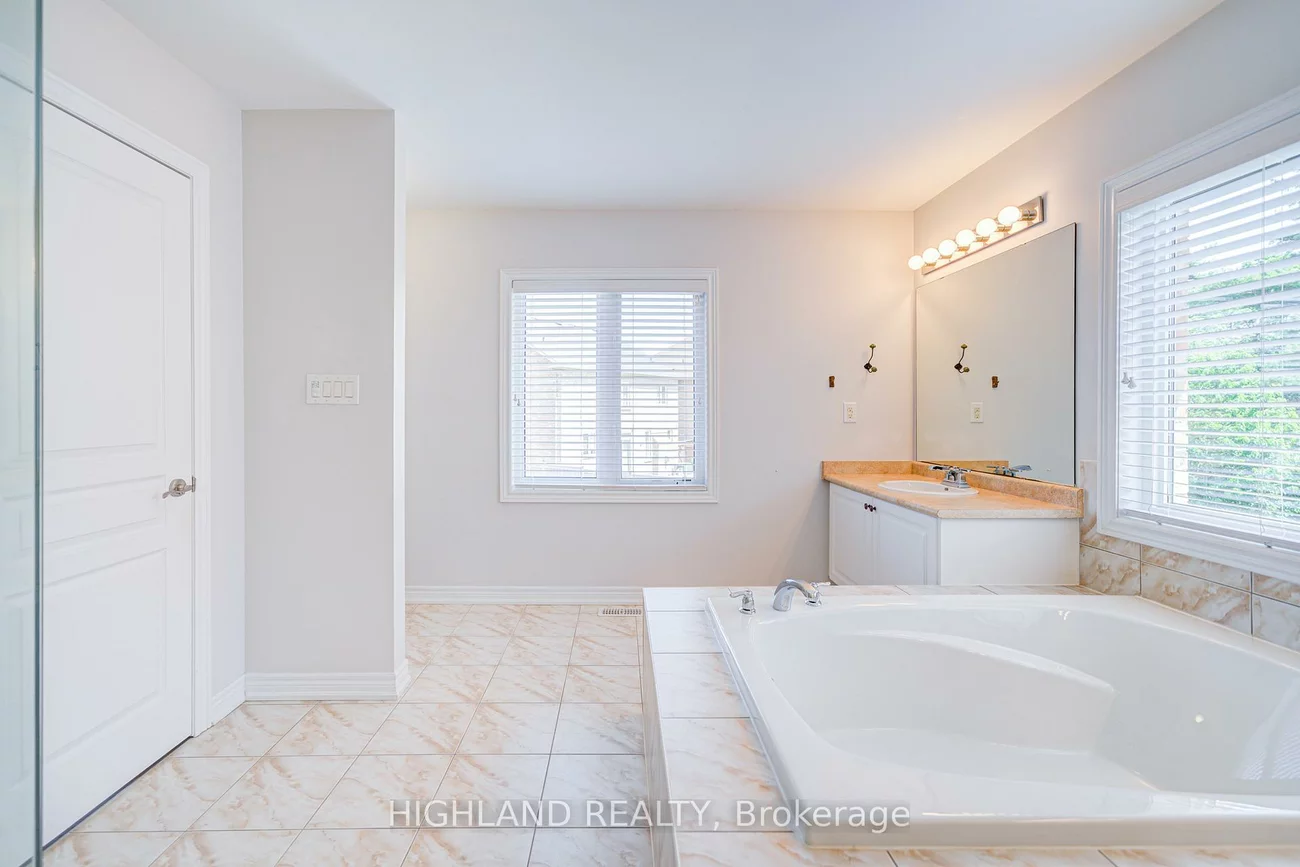 66, GEORGE ROBINSON, Credit Valley, Brampton
