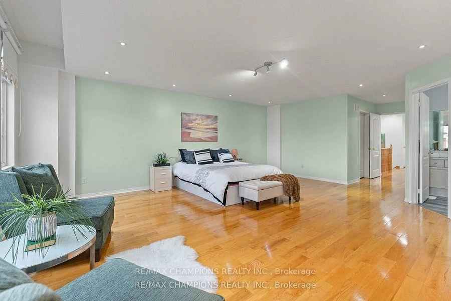 30, Larkspur, Sandringham-Wellington, Brampton