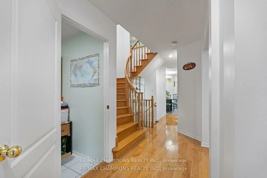 30, Larkspur, Sandringham-Wellington, Brampton
