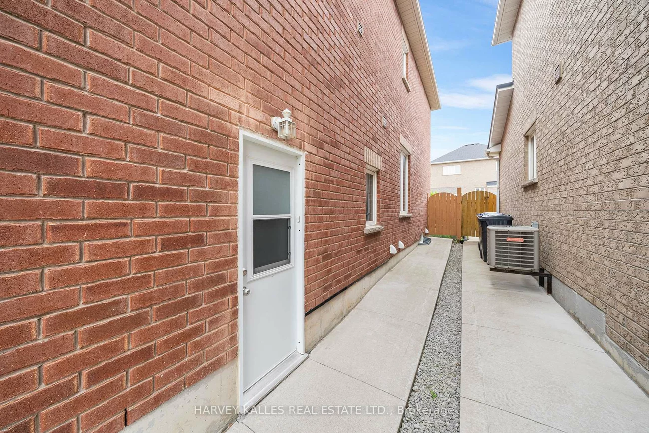 36, Boundbrook, Northwest Sandalwood Parkway, Brampton
