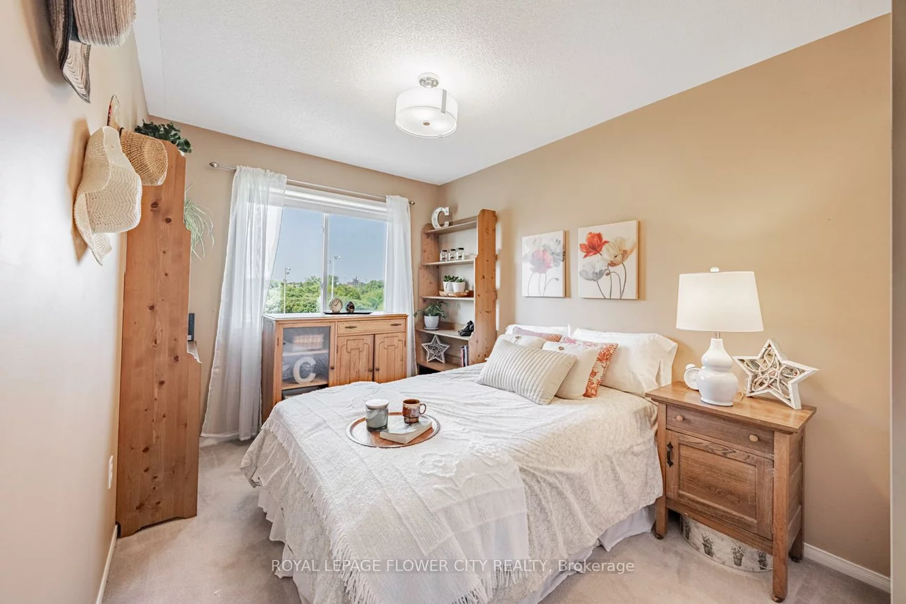 120, Railroad, Downtown Brampton, Brampton