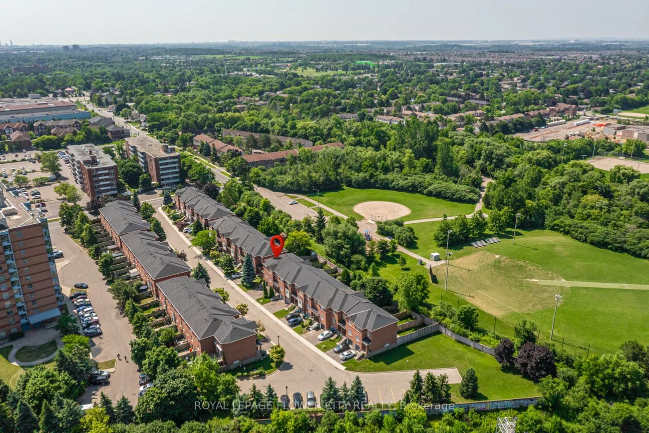 120, Railroad, Downtown Brampton, Brampton
