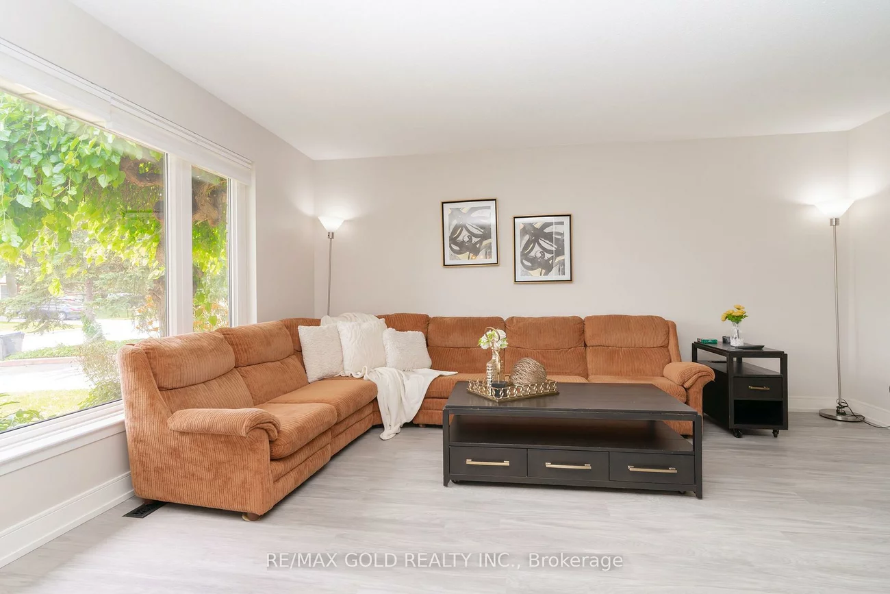29, Devonshire, Southgate, Brampton