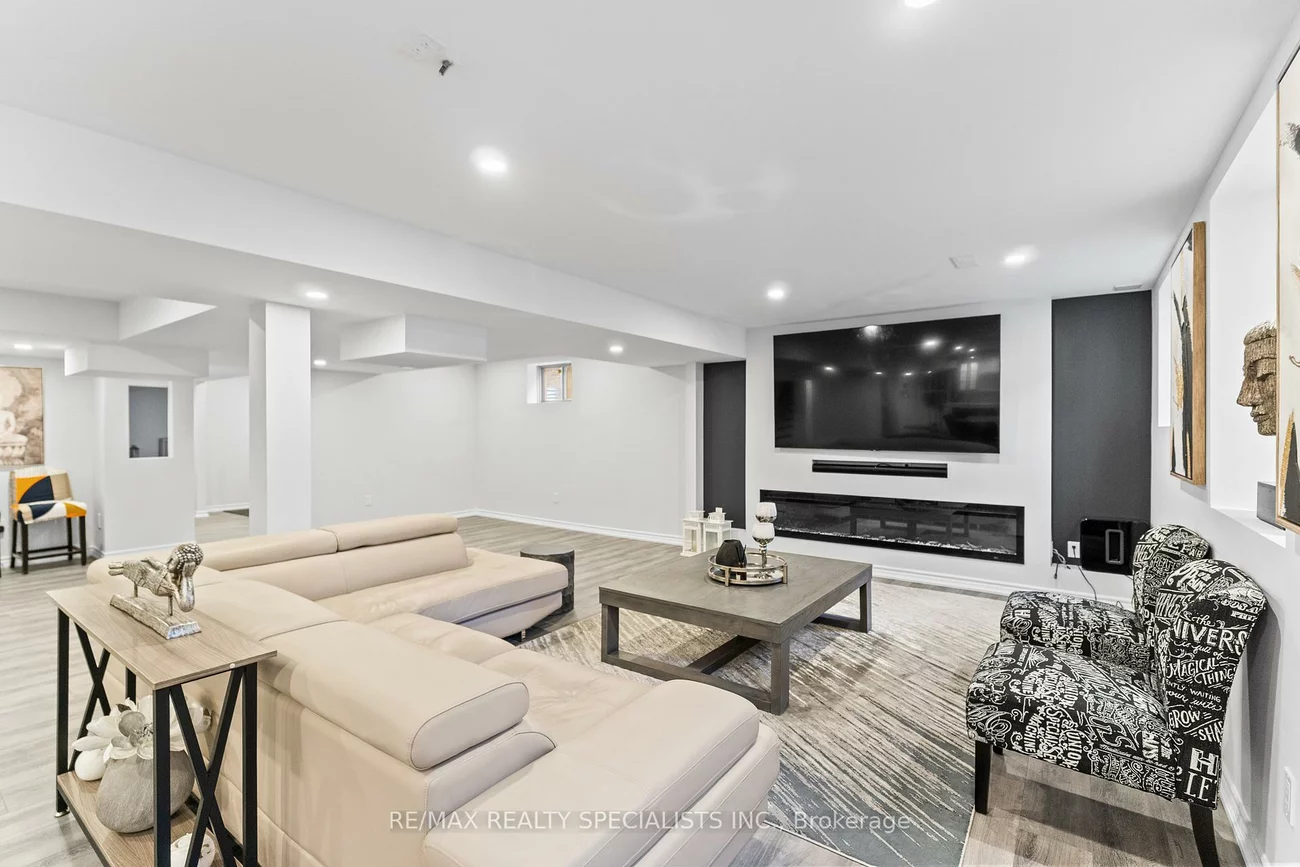 21, Lauderhill, Vales of Castlemore North, Brampton