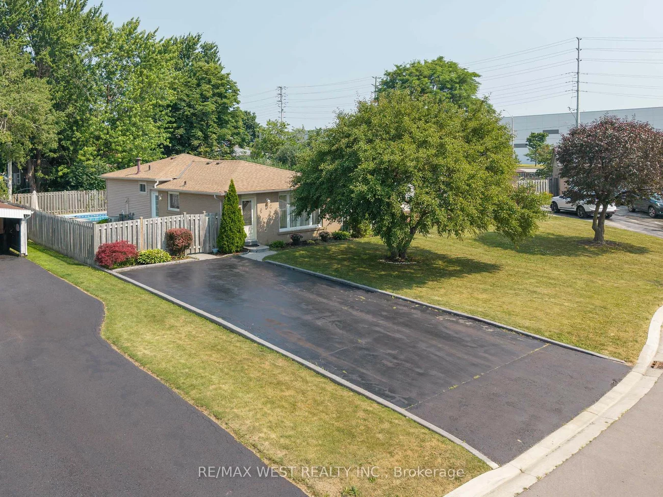 44, Fidelia, Southgate, Brampton