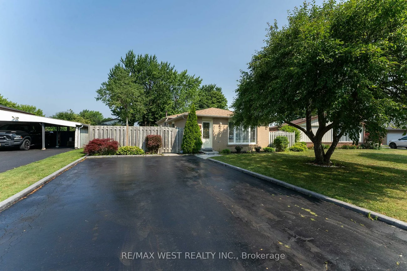 44, Fidelia, Southgate, Brampton