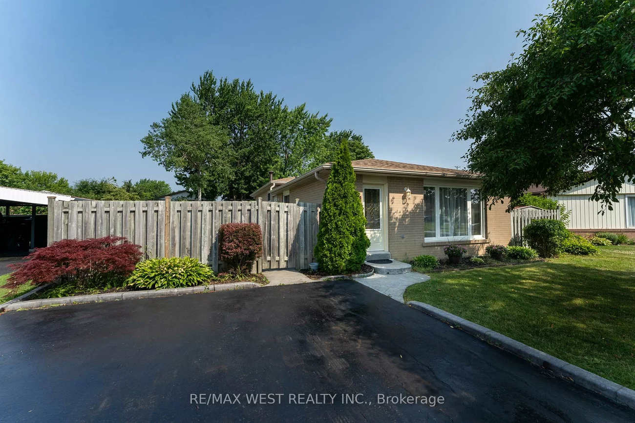 44, Fidelia, Southgate, Brampton