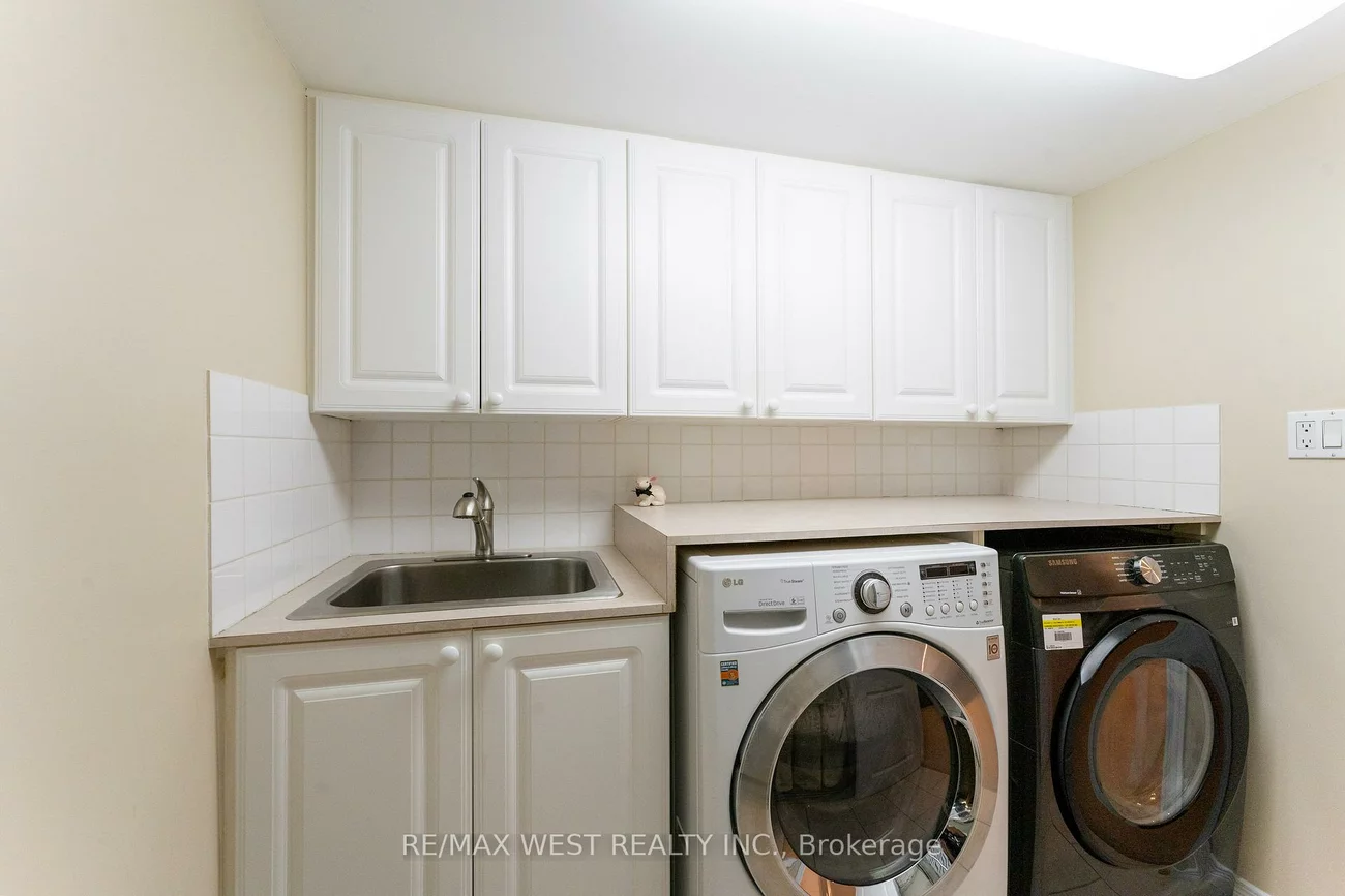 44, Fidelia, Southgate, Brampton