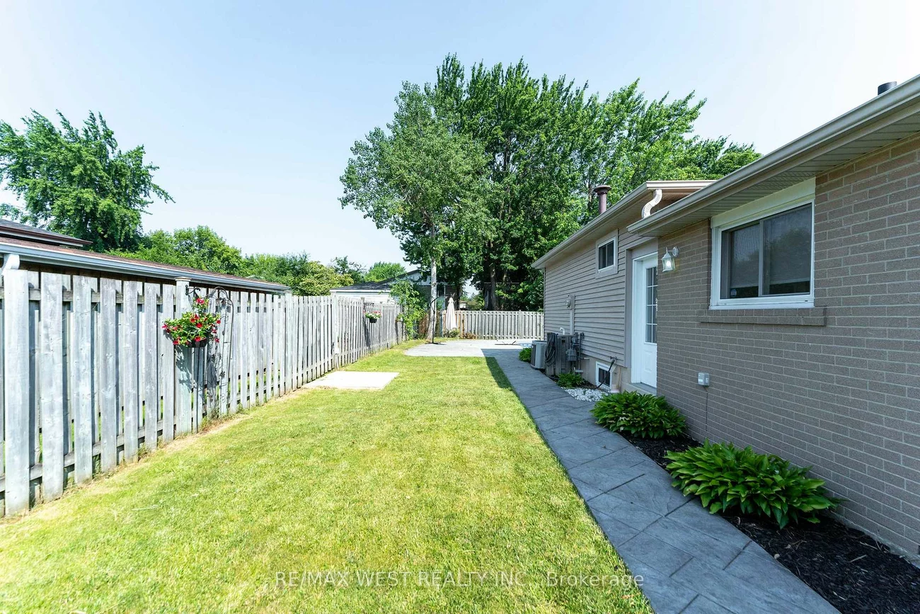 44, Fidelia, Southgate, Brampton