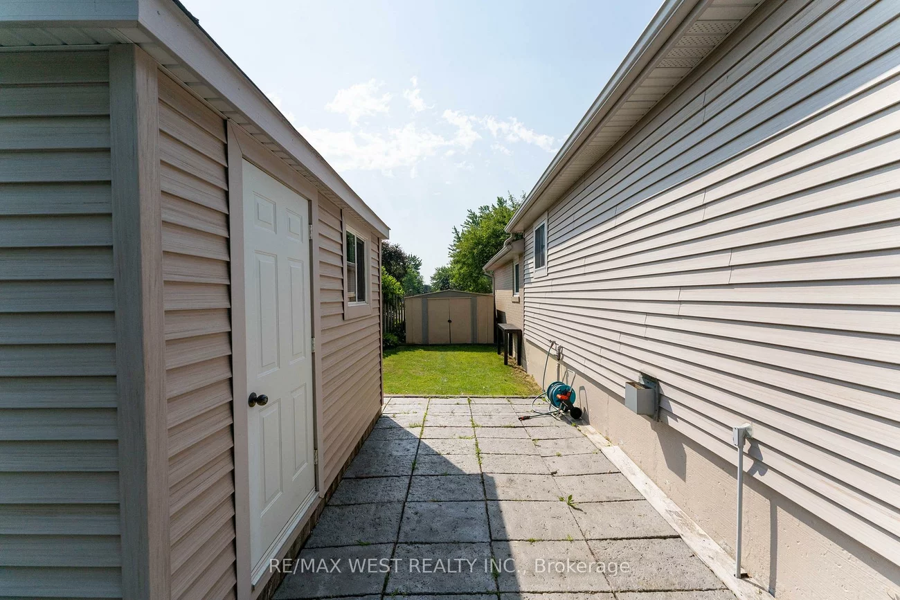 44, Fidelia, Southgate, Brampton