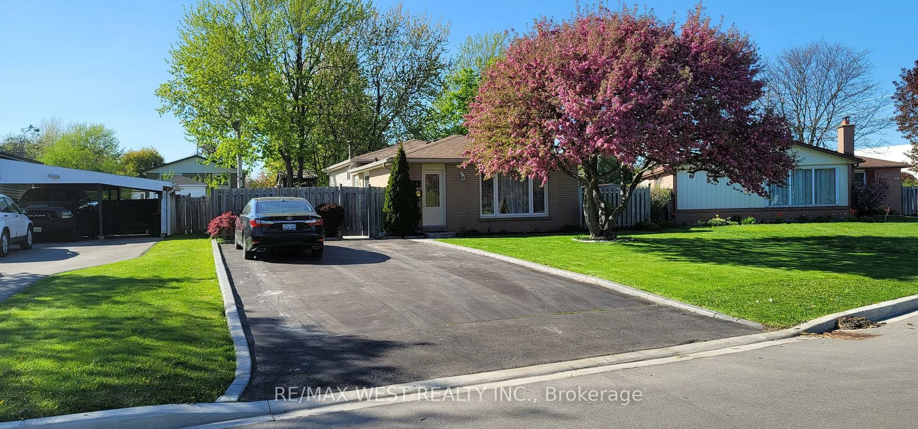 44, Fidelia, Southgate, Brampton