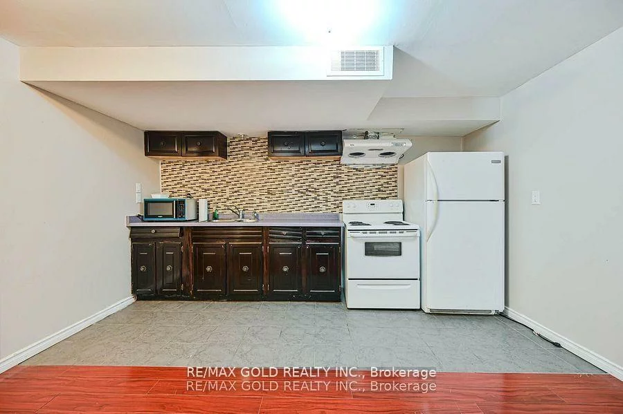 11, Caversham, Sandringham-Wellington, Brampton