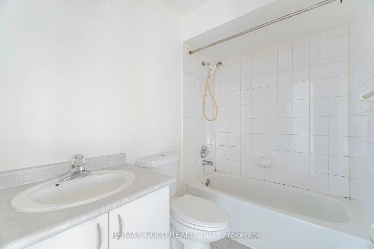 32, Hollybush, Sandringham-Wellington, Brampton