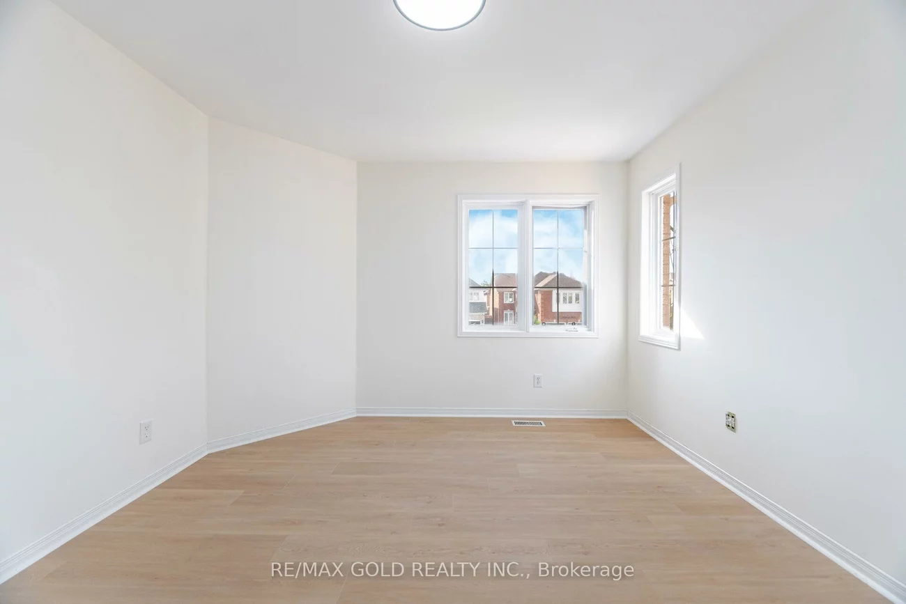 32, Hollybush, Sandringham-Wellington, Brampton