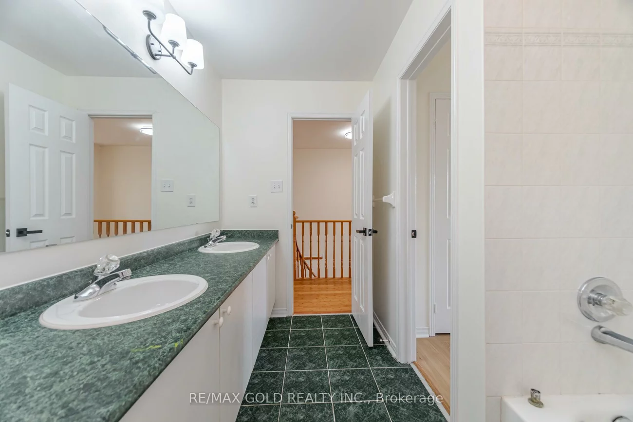 32, Hollybush, Sandringham-Wellington, Brampton