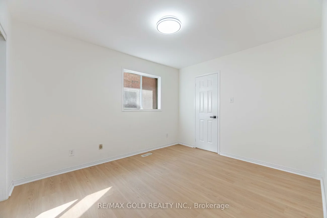 32, Hollybush, Sandringham-Wellington, Brampton