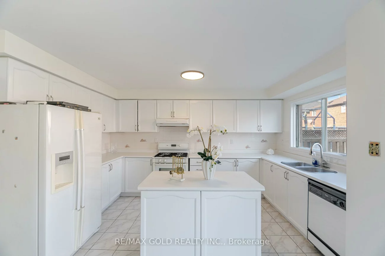 32, Hollybush, Sandringham-Wellington, Brampton