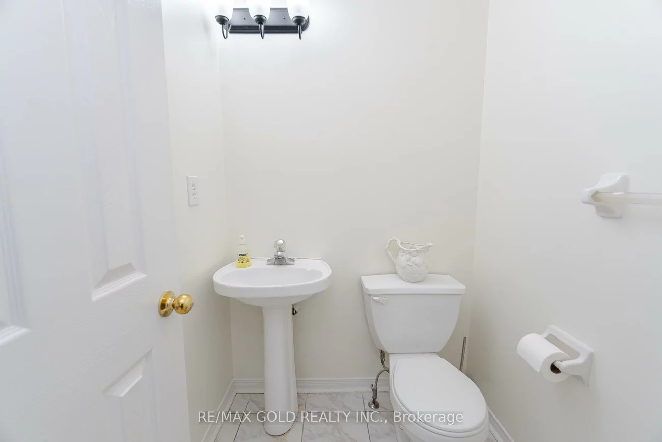 32, Hollybush, Sandringham-Wellington, Brampton