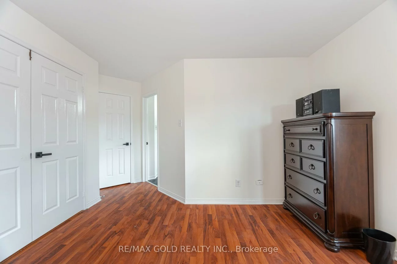 32, Hollybush, Sandringham-Wellington, Brampton