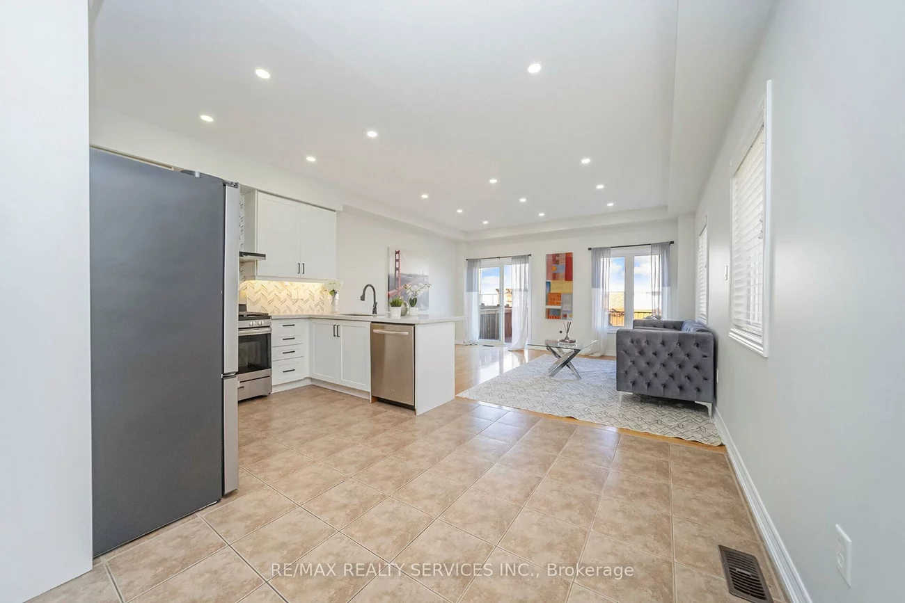 82, Evanwood, Credit Valley, Brampton