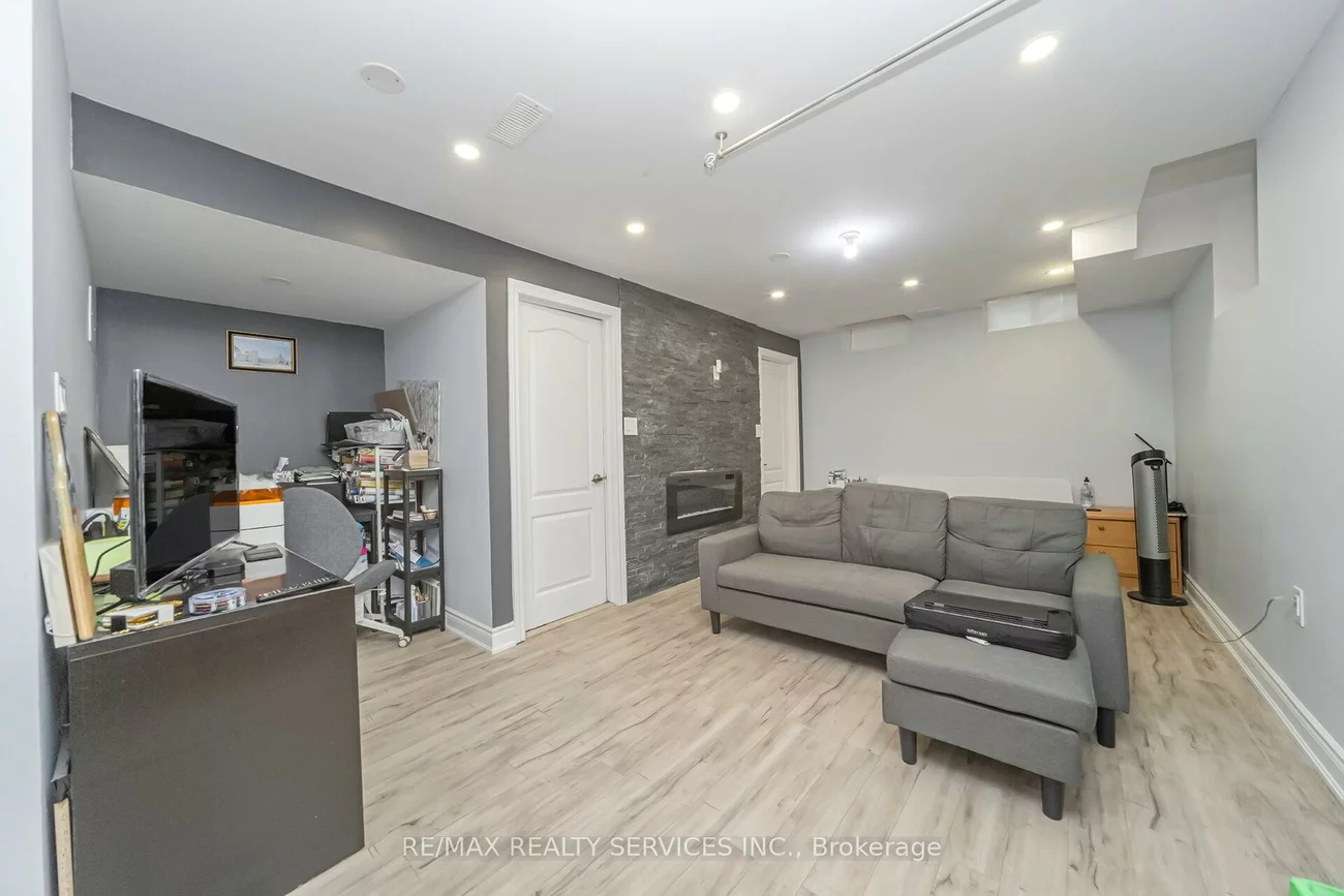 82, Evanwood, Credit Valley, Brampton