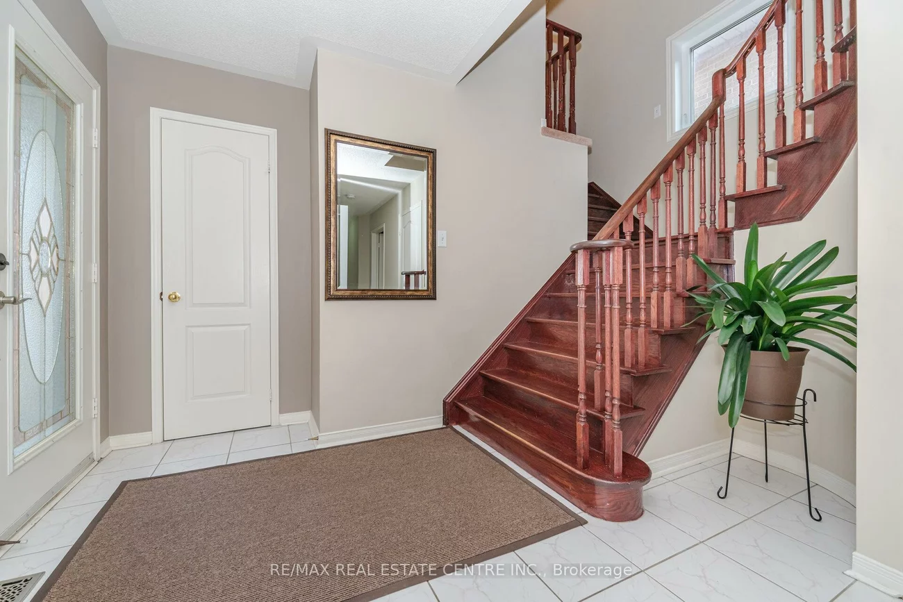 30, Creekwood, Snelgrove, Brampton