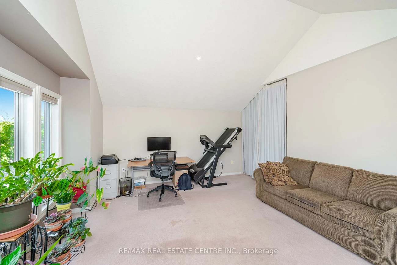 30, Creekwood, Snelgrove, Brampton