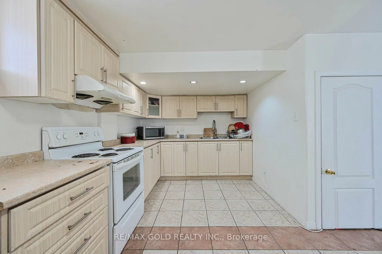 46, Cobblestone, Sandringham-Wellington, Brampton