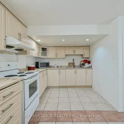 46, Cobblestone, Sandringham-Wellington, Brampton