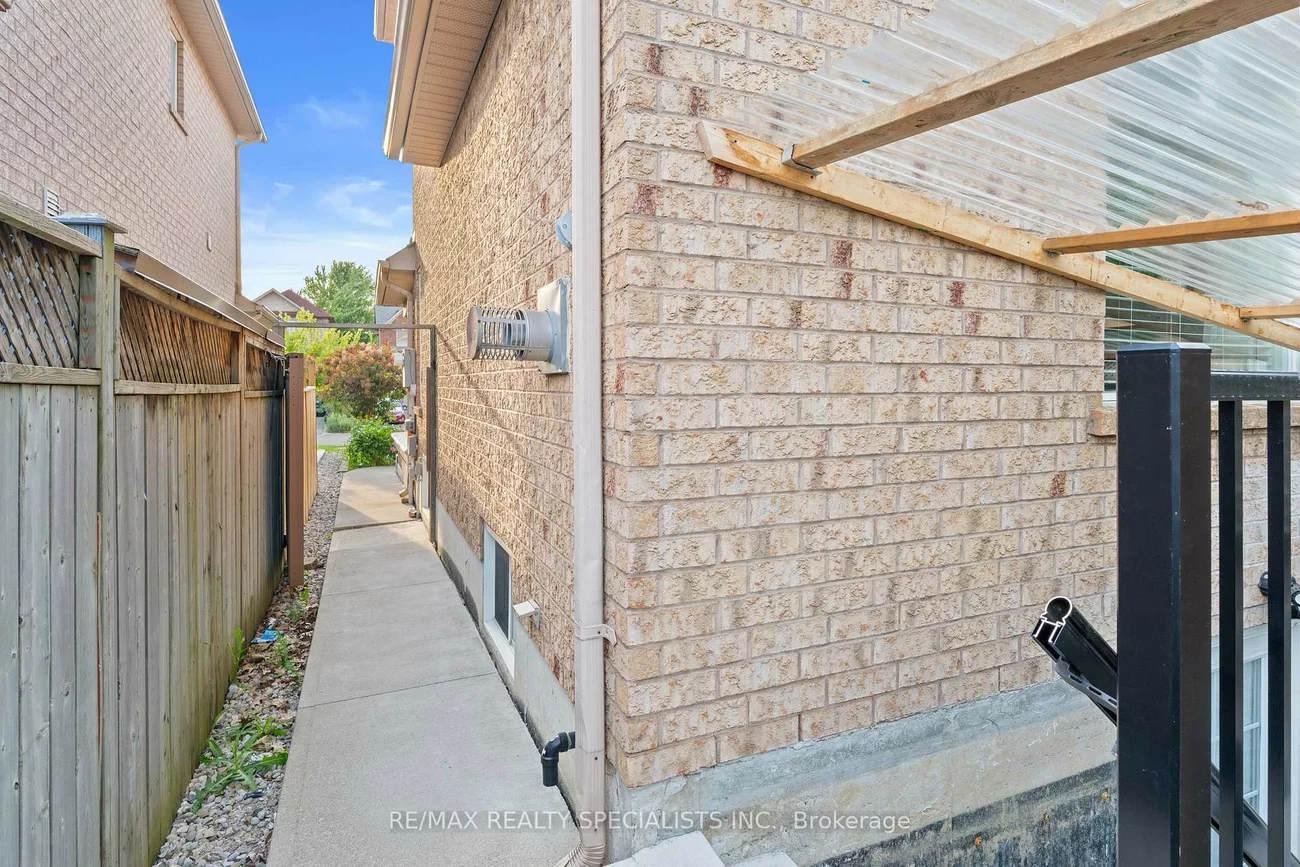 17, Bushberry, Snelgrove, Brampton