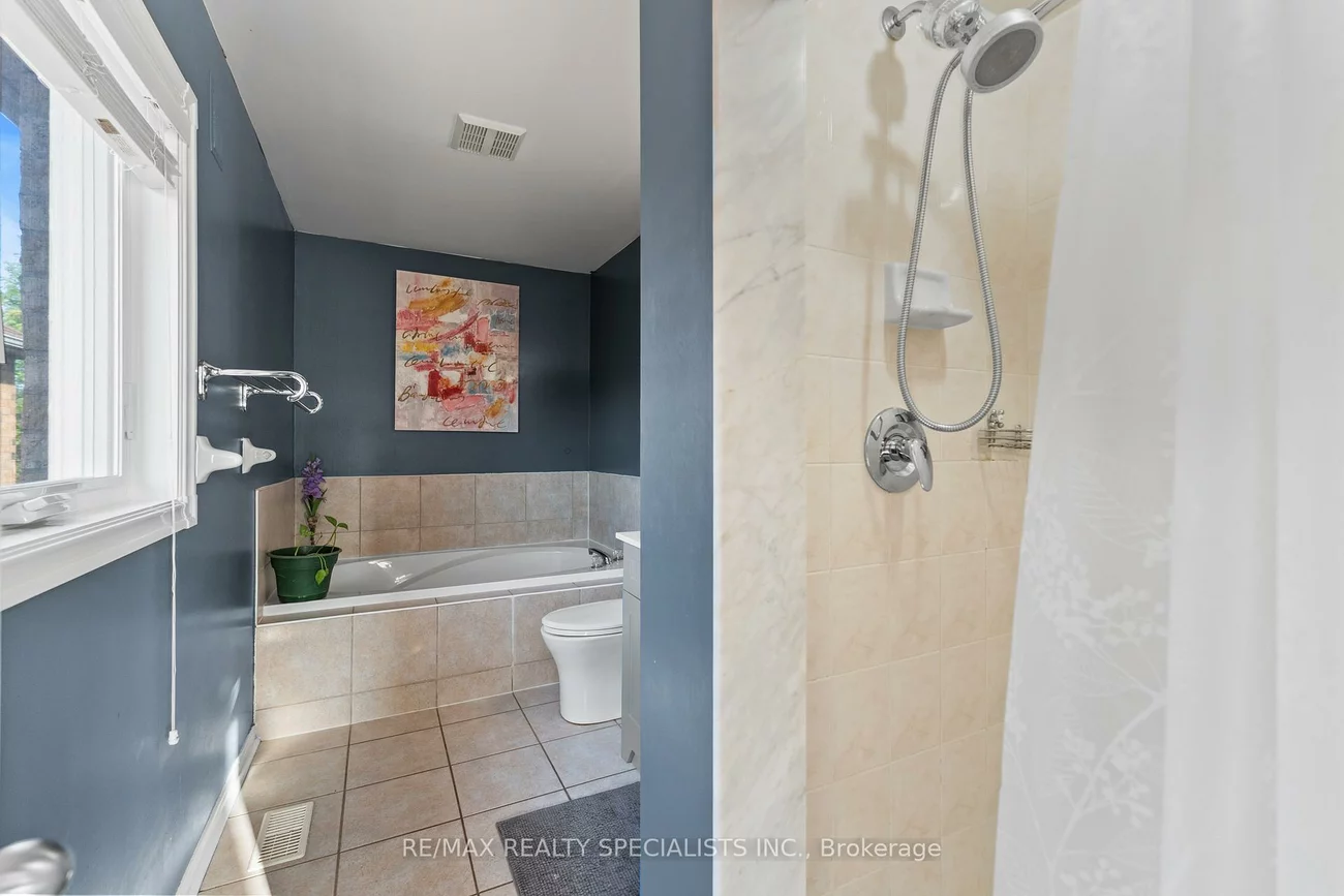 17, Bushberry, Snelgrove, Brampton