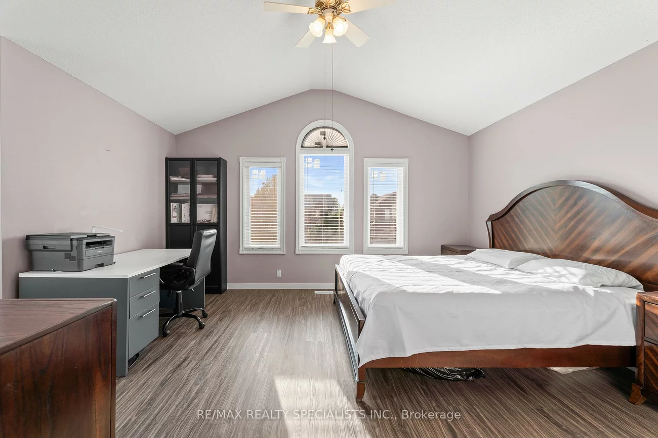 17, Bushberry, Snelgrove, Brampton