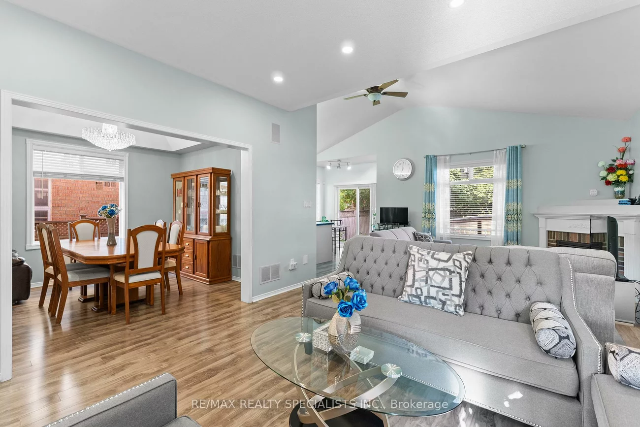 17, Bushberry, Snelgrove, Brampton
