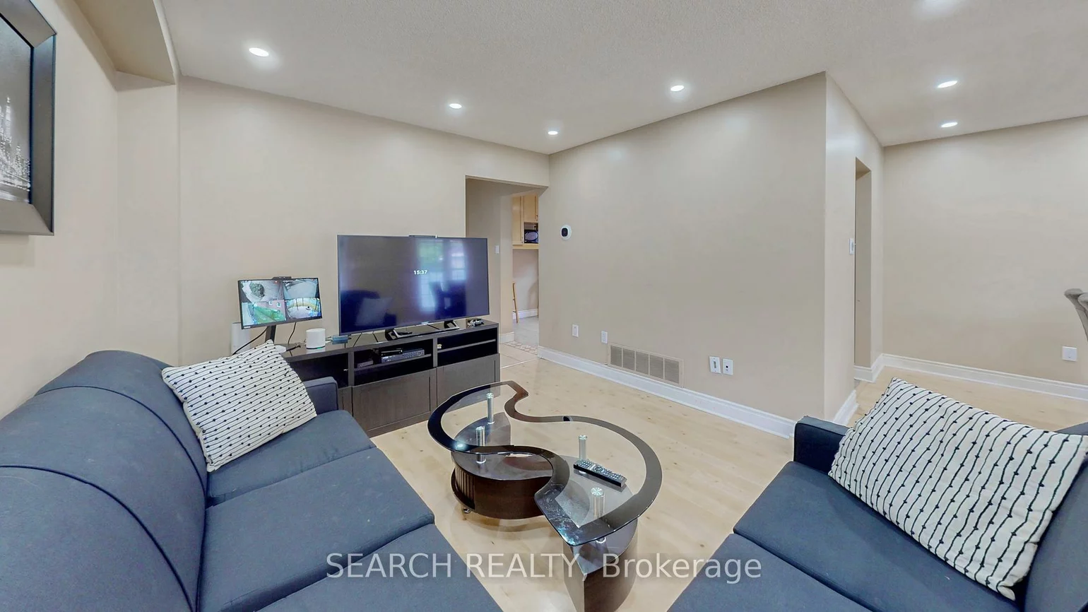 163, Simmons, Madoc, Brampton