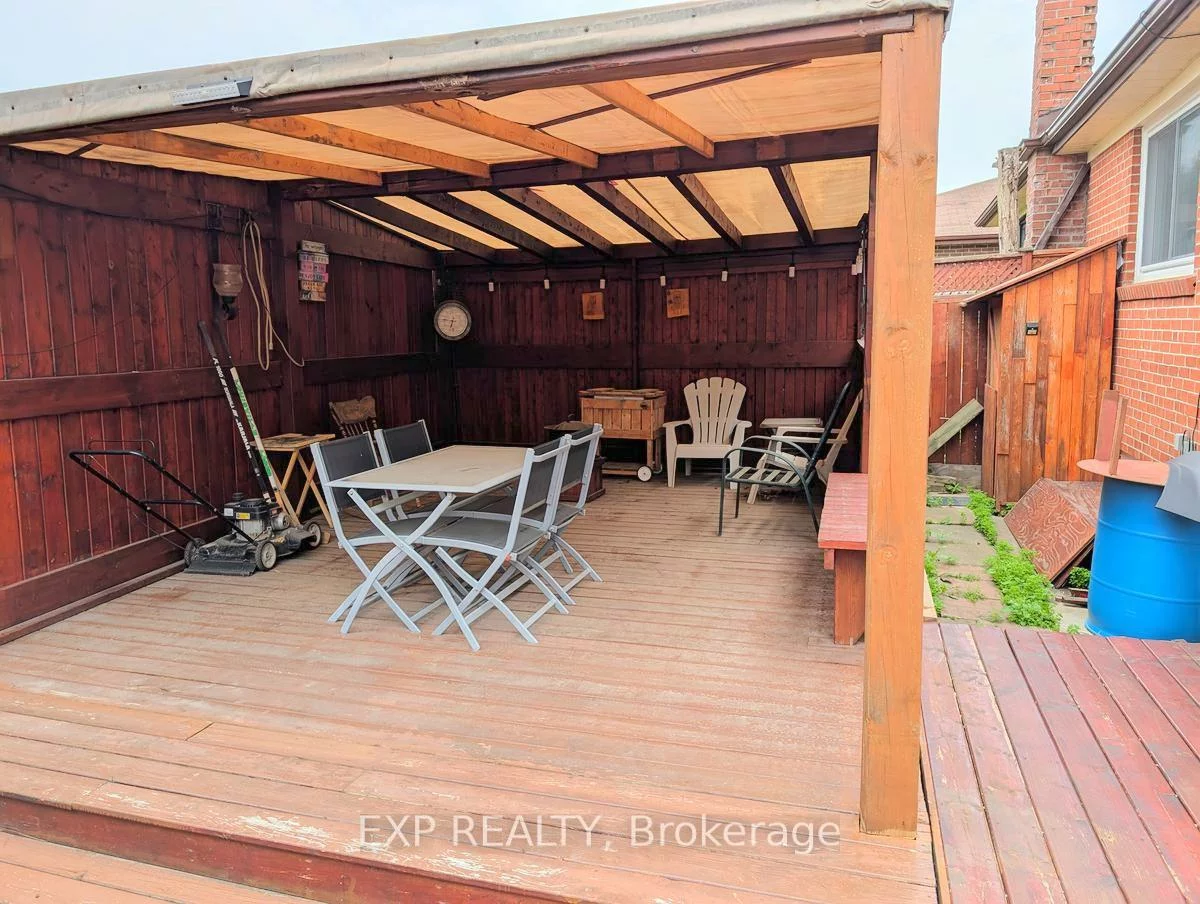 94, Archibald, Brampton West, Brampton