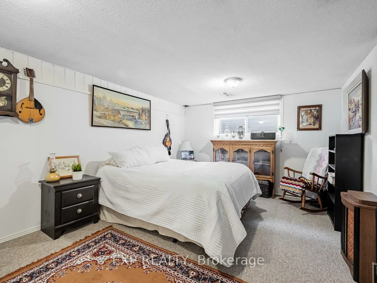 94, Archibald, Brampton West, Brampton