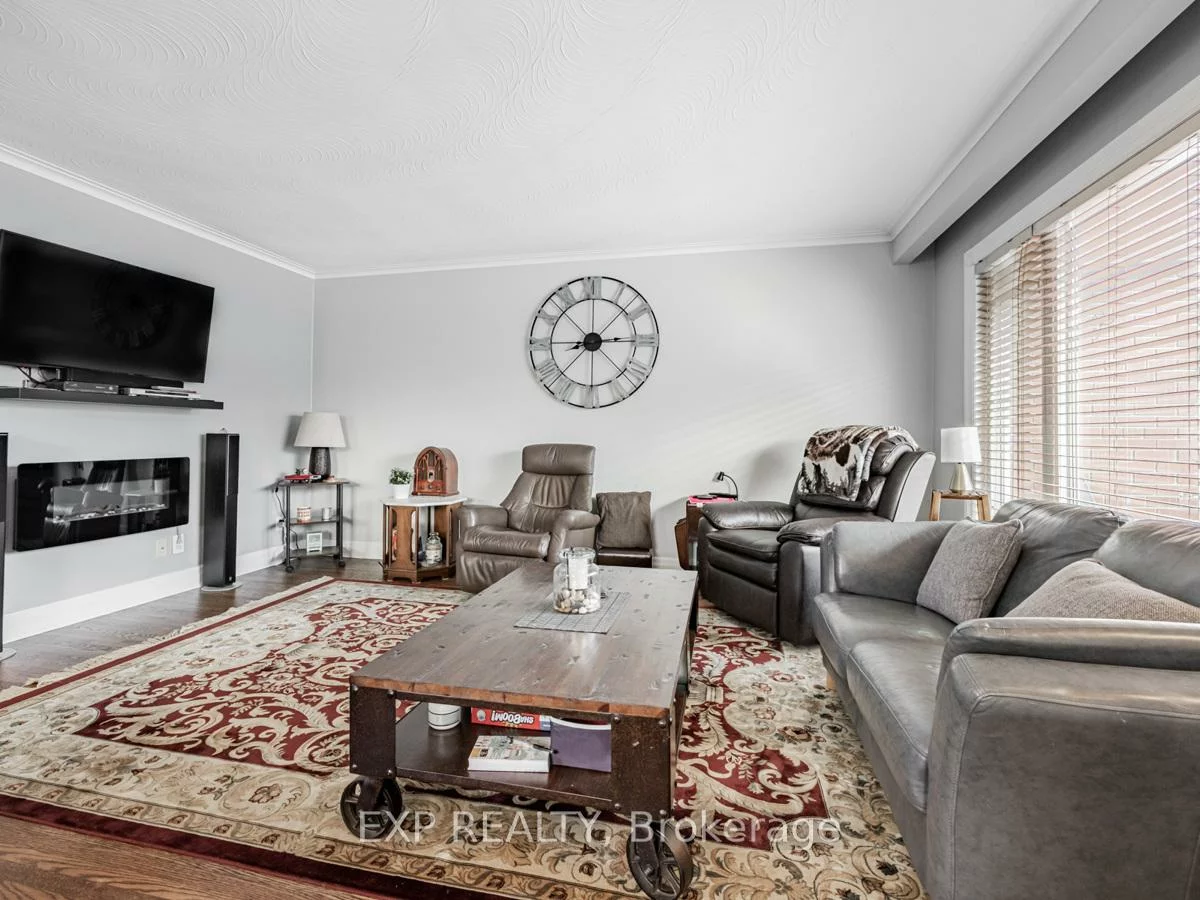 94, Archibald, Brampton West, Brampton