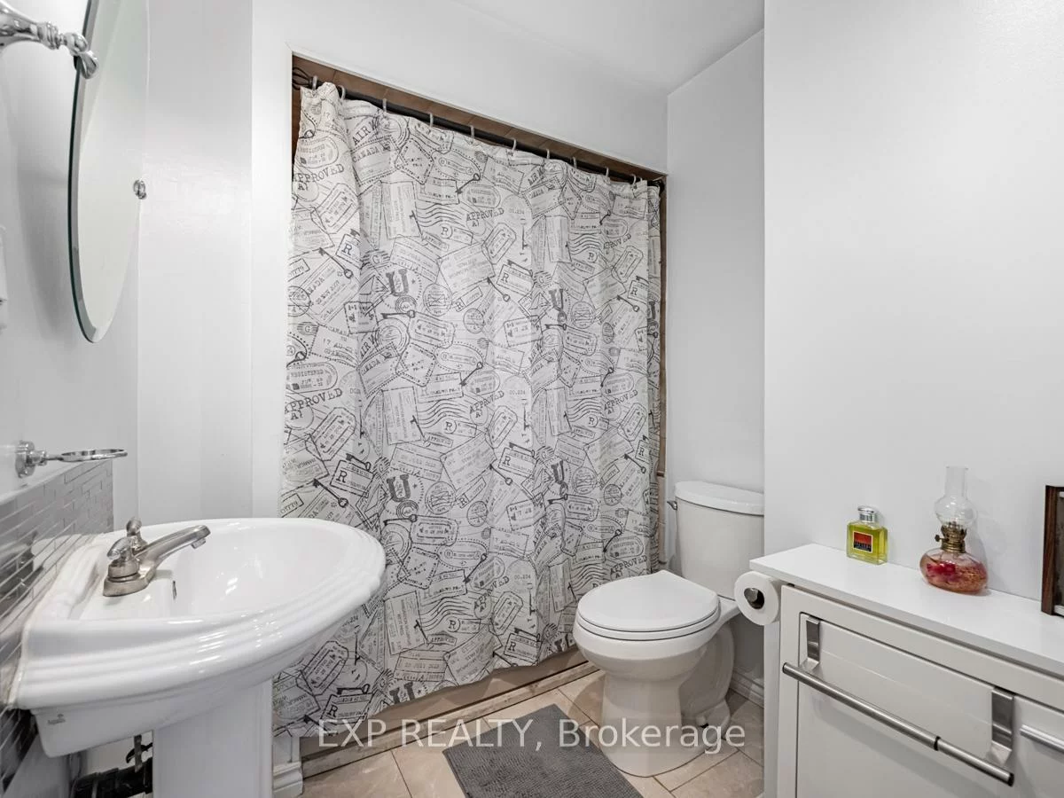 94, Archibald, Brampton West, Brampton