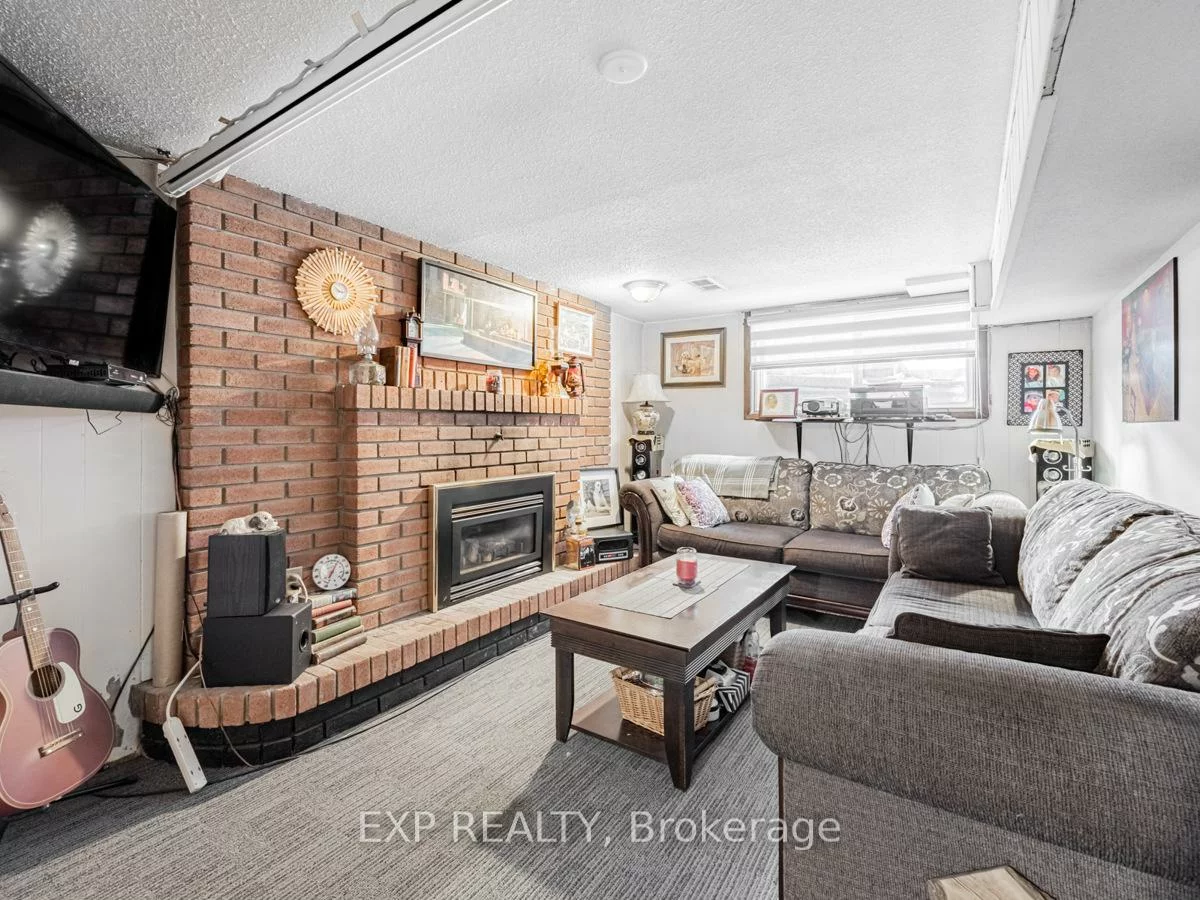 94, Archibald, Brampton West, Brampton