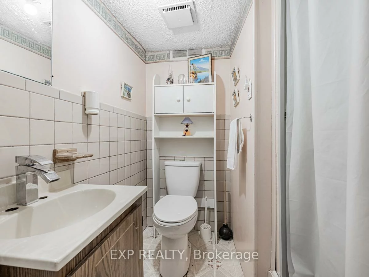 94, Archibald, Brampton West, Brampton