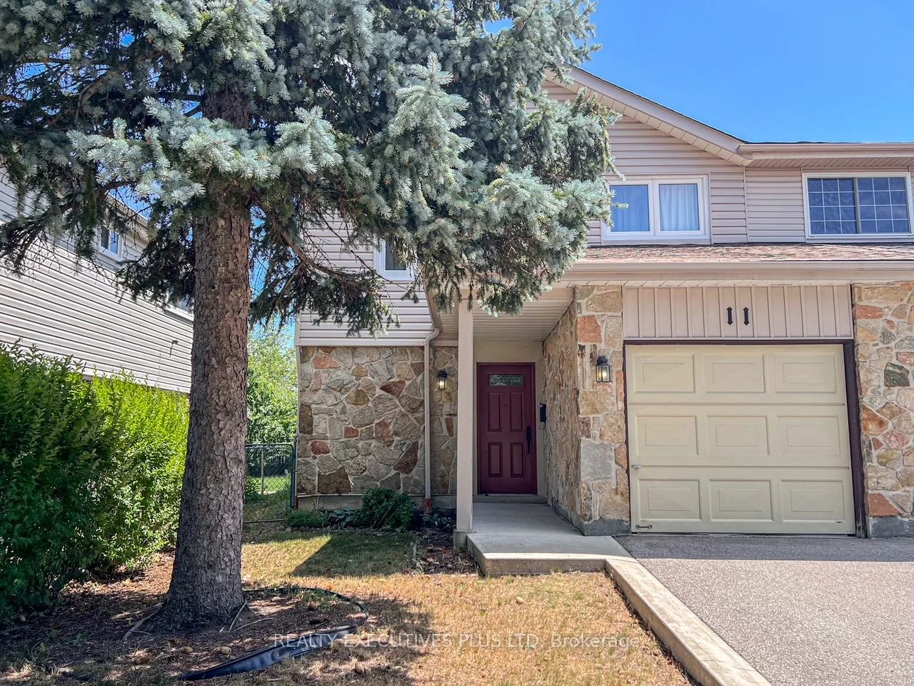 11, Lacewood, Westgate, Brampton