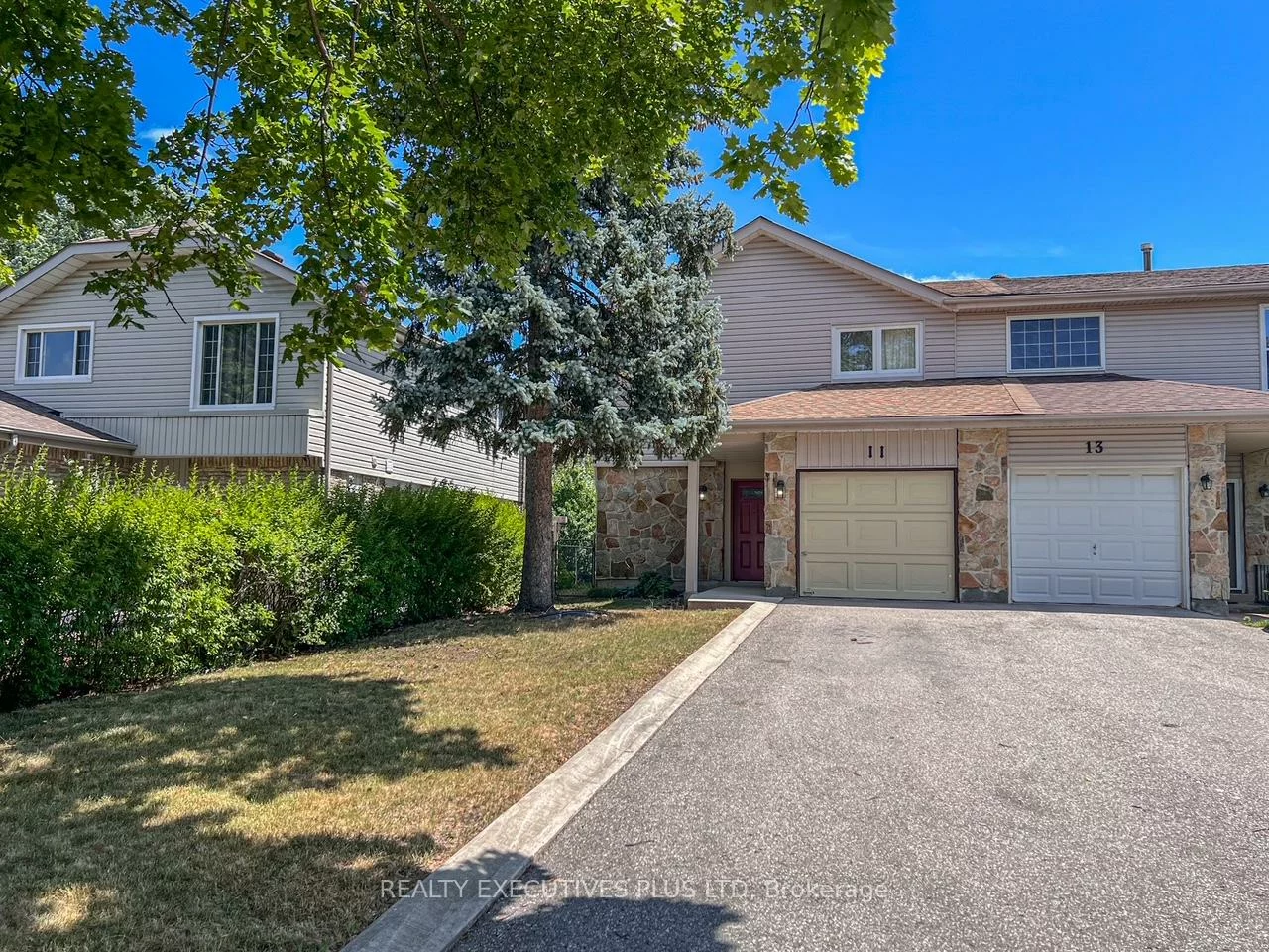 11, Lacewood, Westgate, Brampton