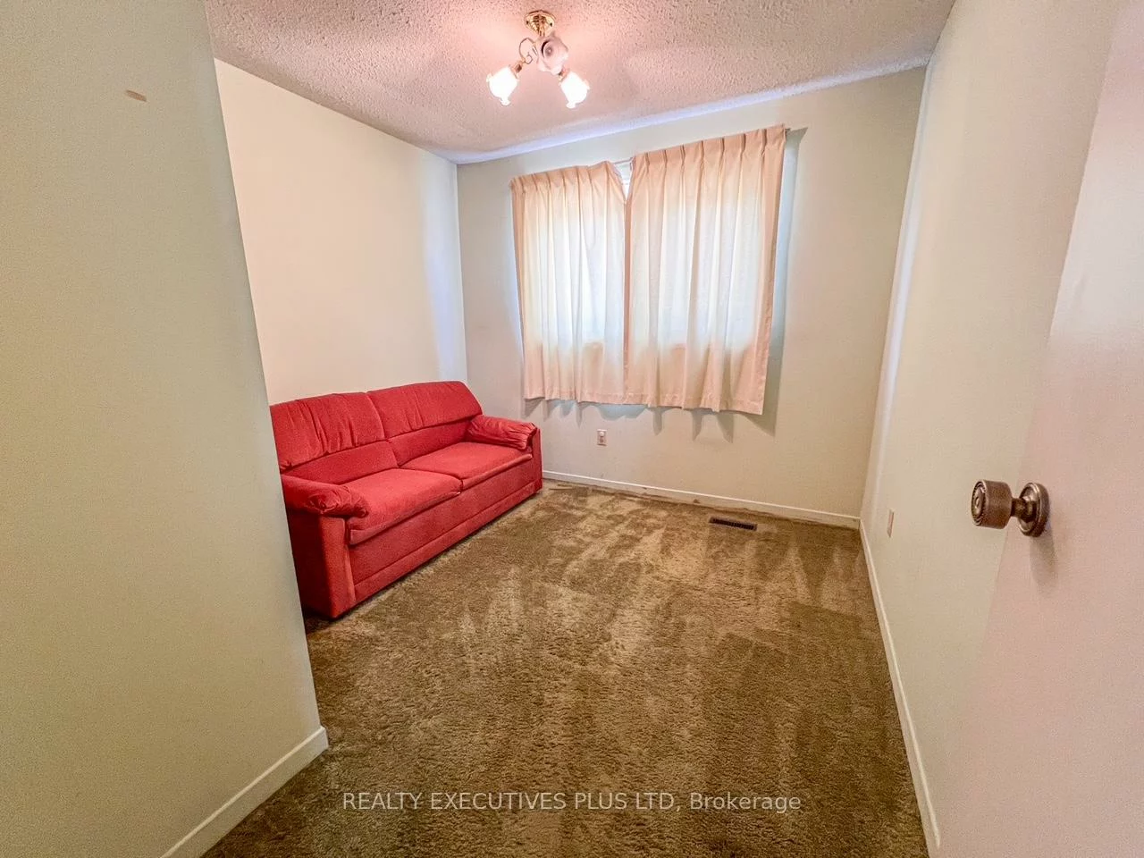 11, Lacewood, Westgate, Brampton
