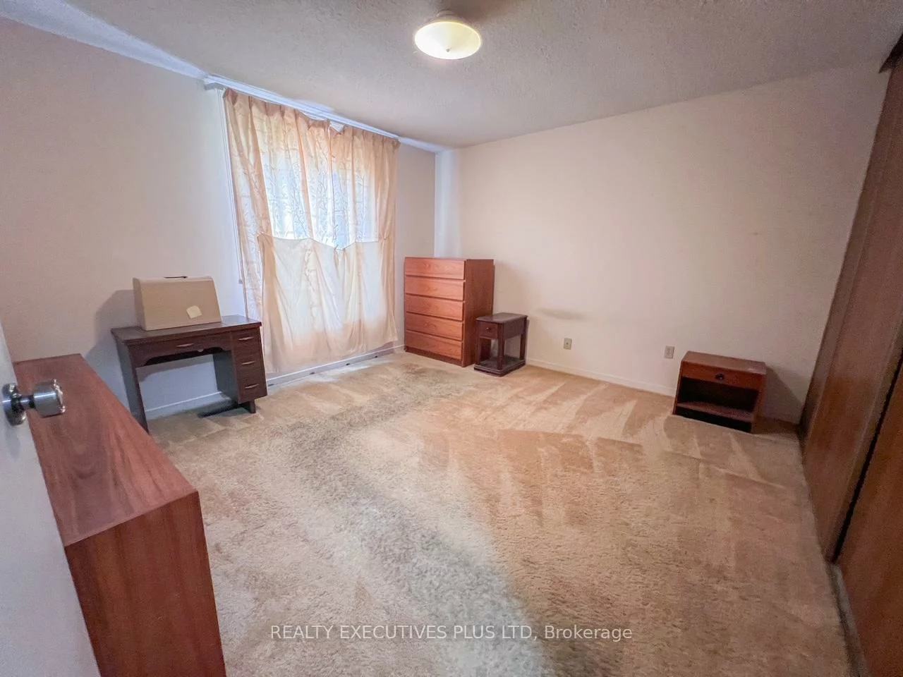 11, Lacewood, Westgate, Brampton
