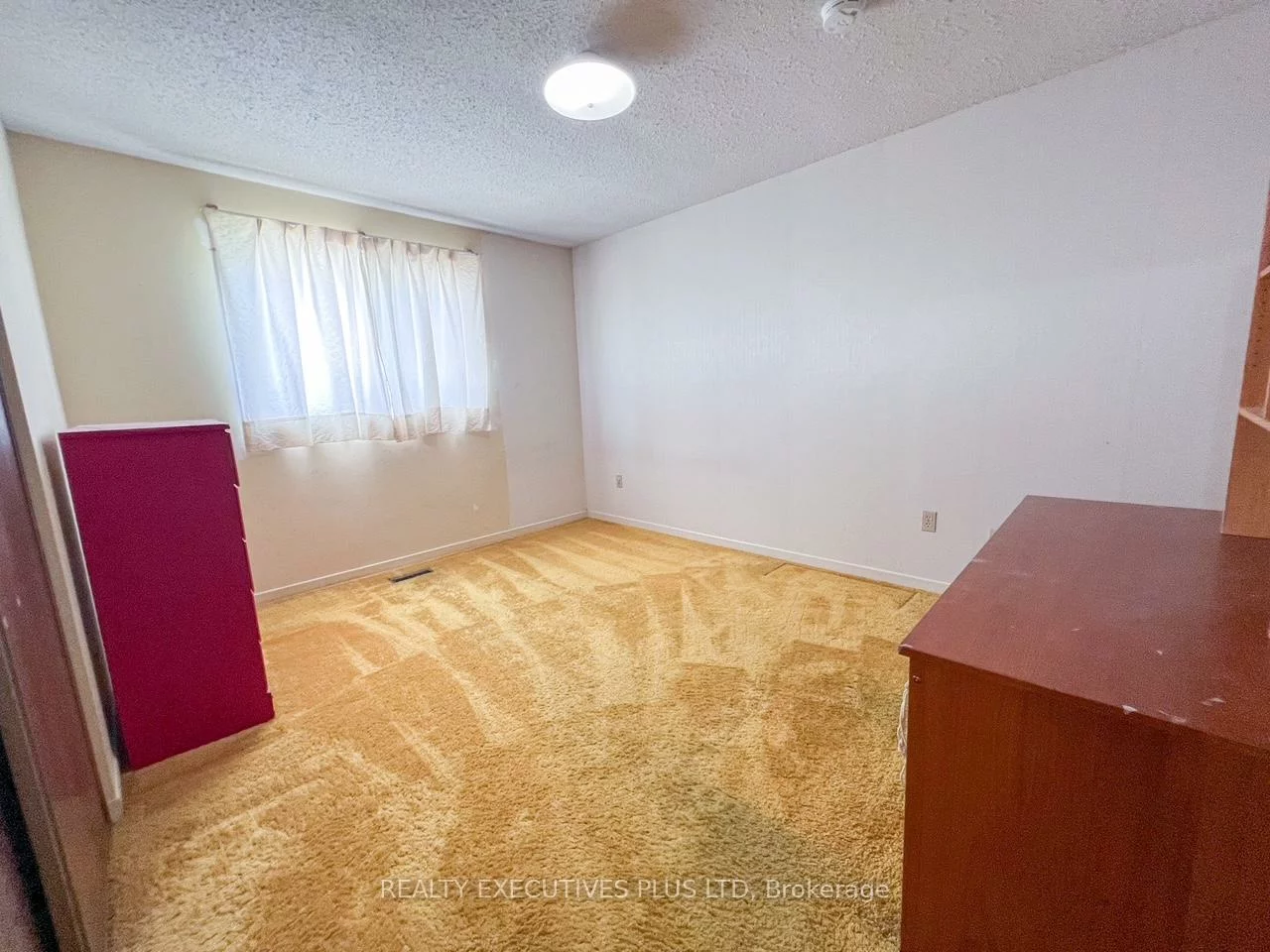 11, Lacewood, Westgate, Brampton