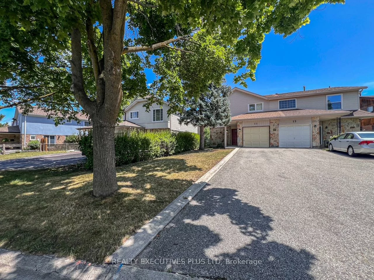 11, Lacewood, Westgate, Brampton