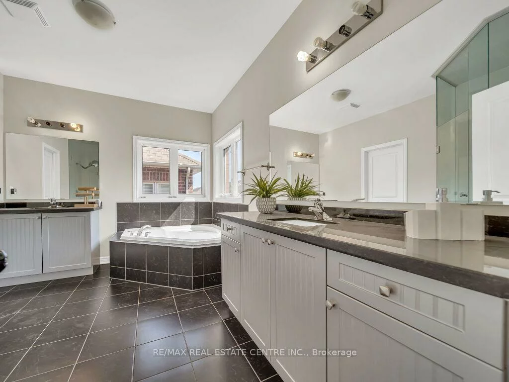 10, Vidal, Credit Valley, Brampton
