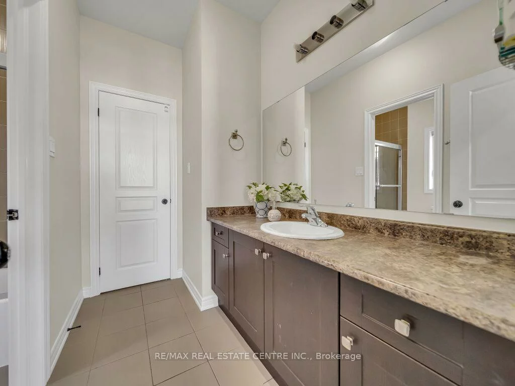 10, Vidal, Credit Valley, Brampton