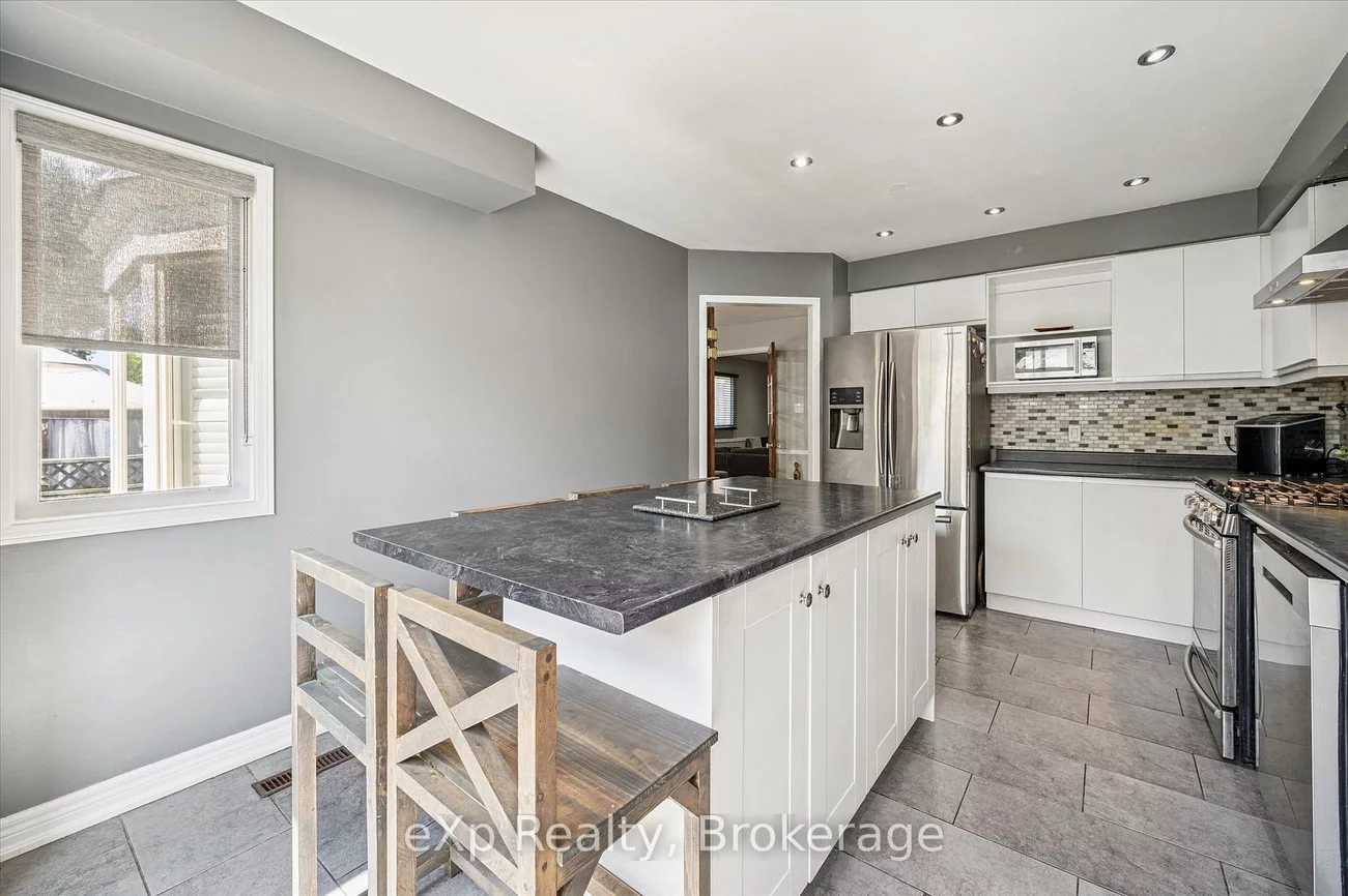 8, Lanercost, Heart Lake East, Brampton