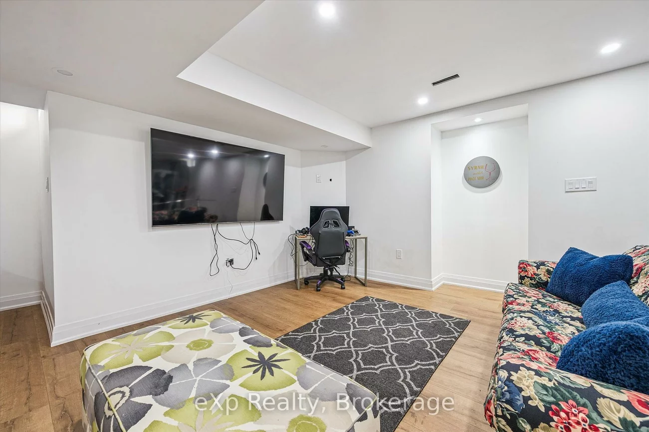 8, Lanercost, Heart Lake East, Brampton